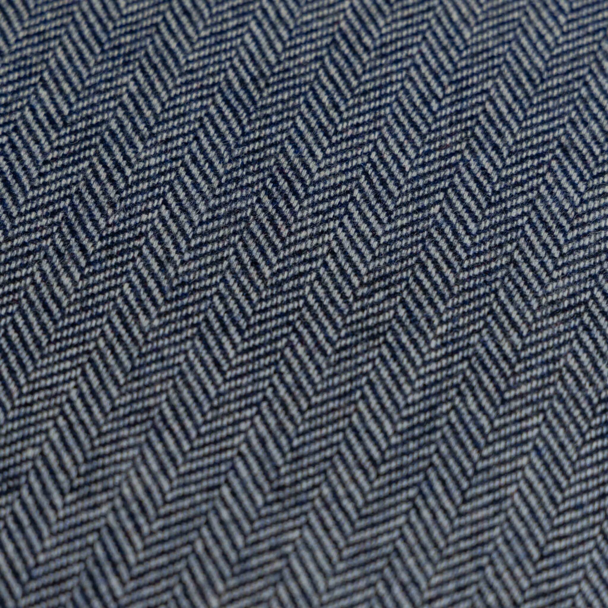 Wol | Polyester yarn dyed herringbone donkerblauw