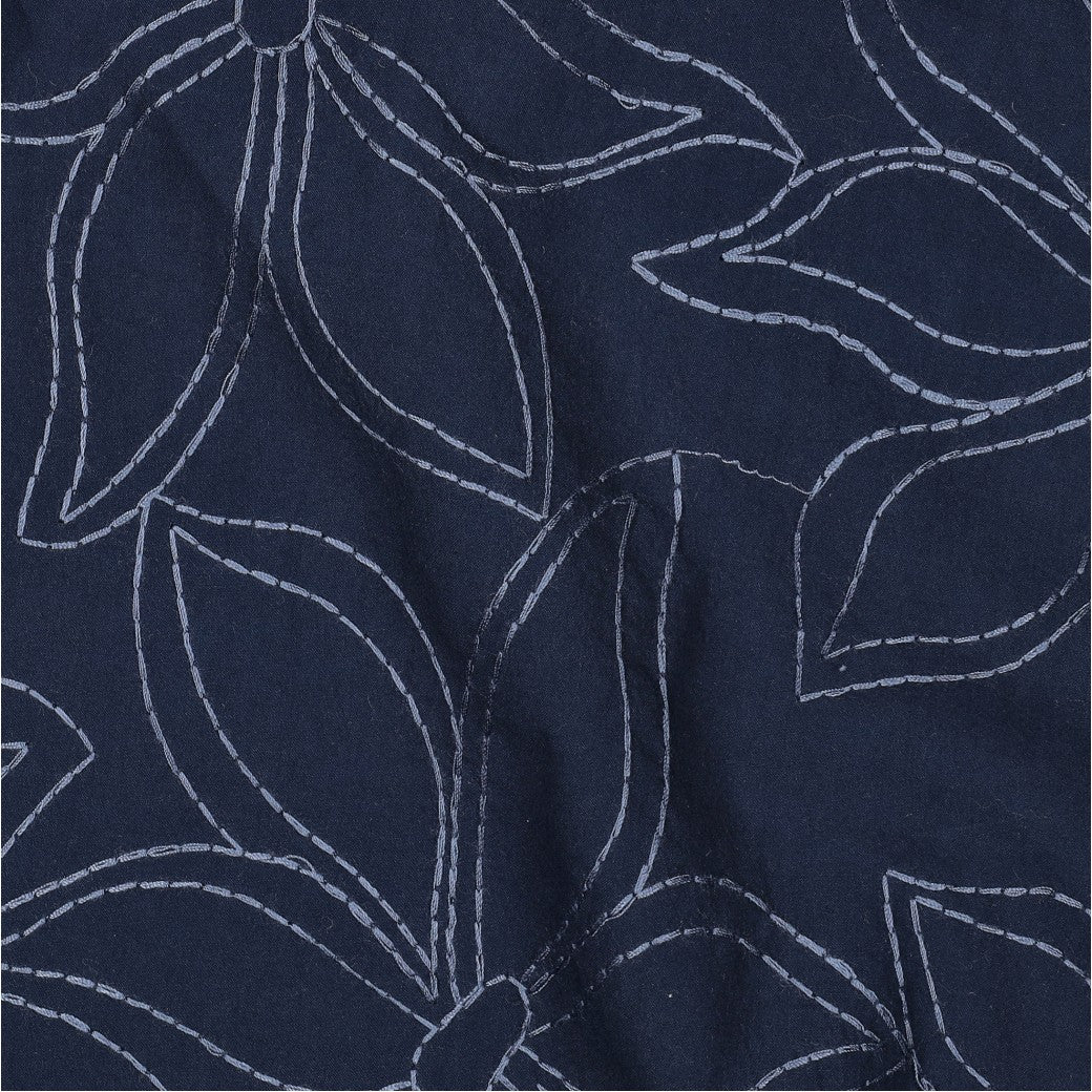 Gewassen katoen geborduurde bloemen navy