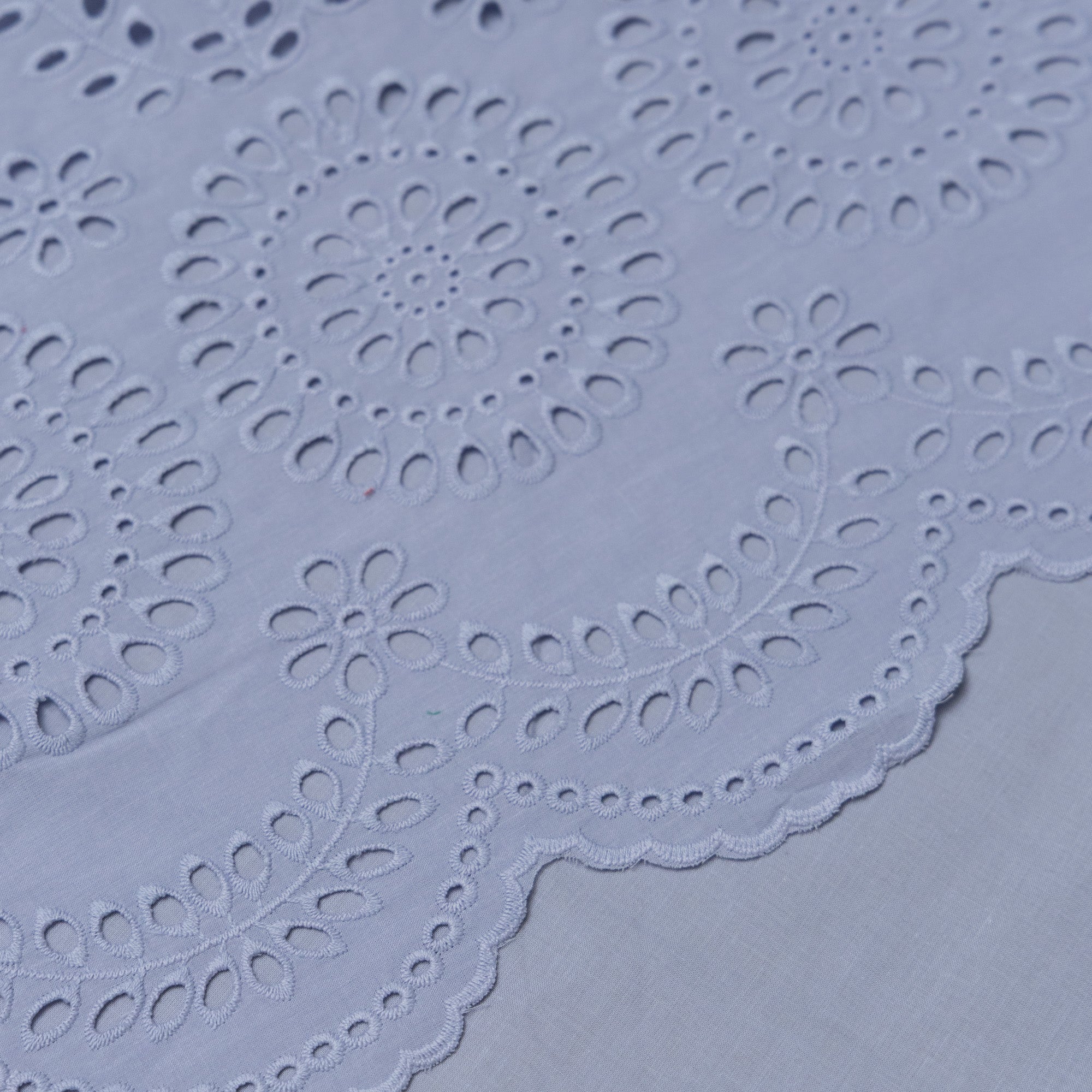 Fibre Mood - Katoenen broderie lichtblauw
