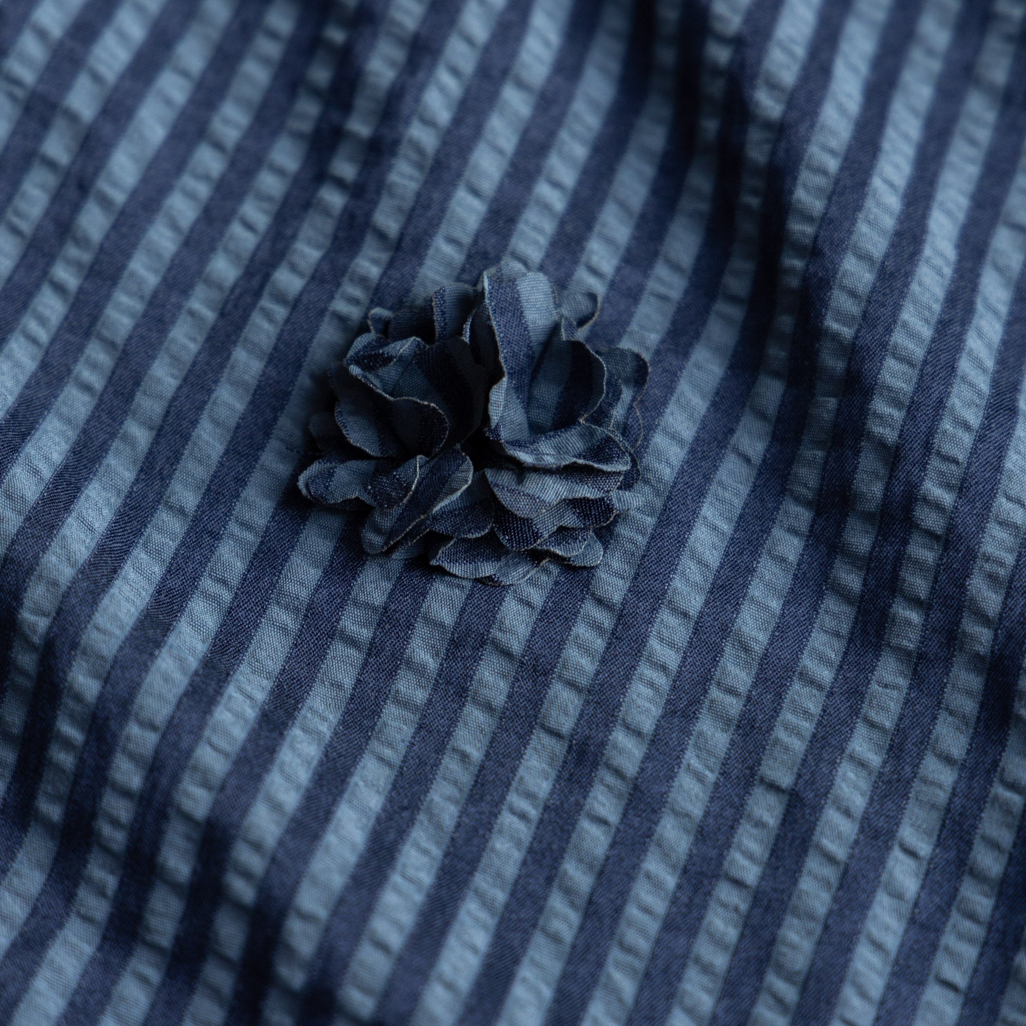 Seersucker strepen ruffy bloemen jeansblauw