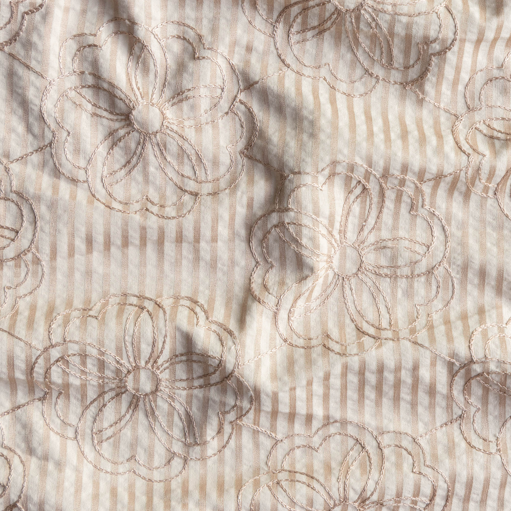 Seersucker strepen geborduurde bloemen beige