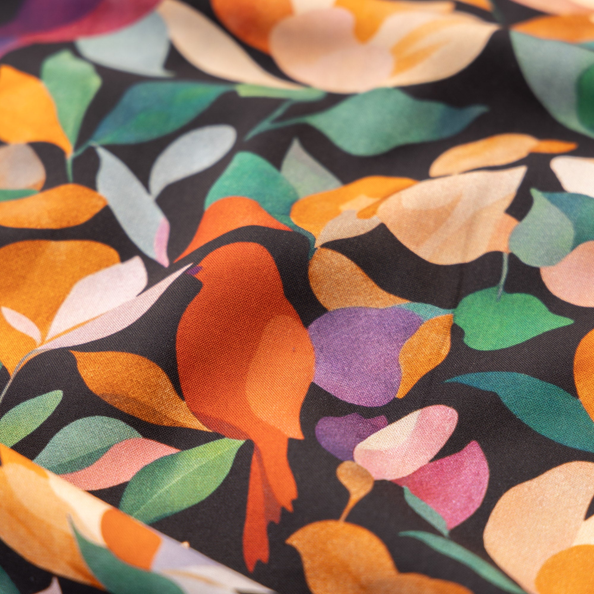 Viscose bloemen/vogels zwart
