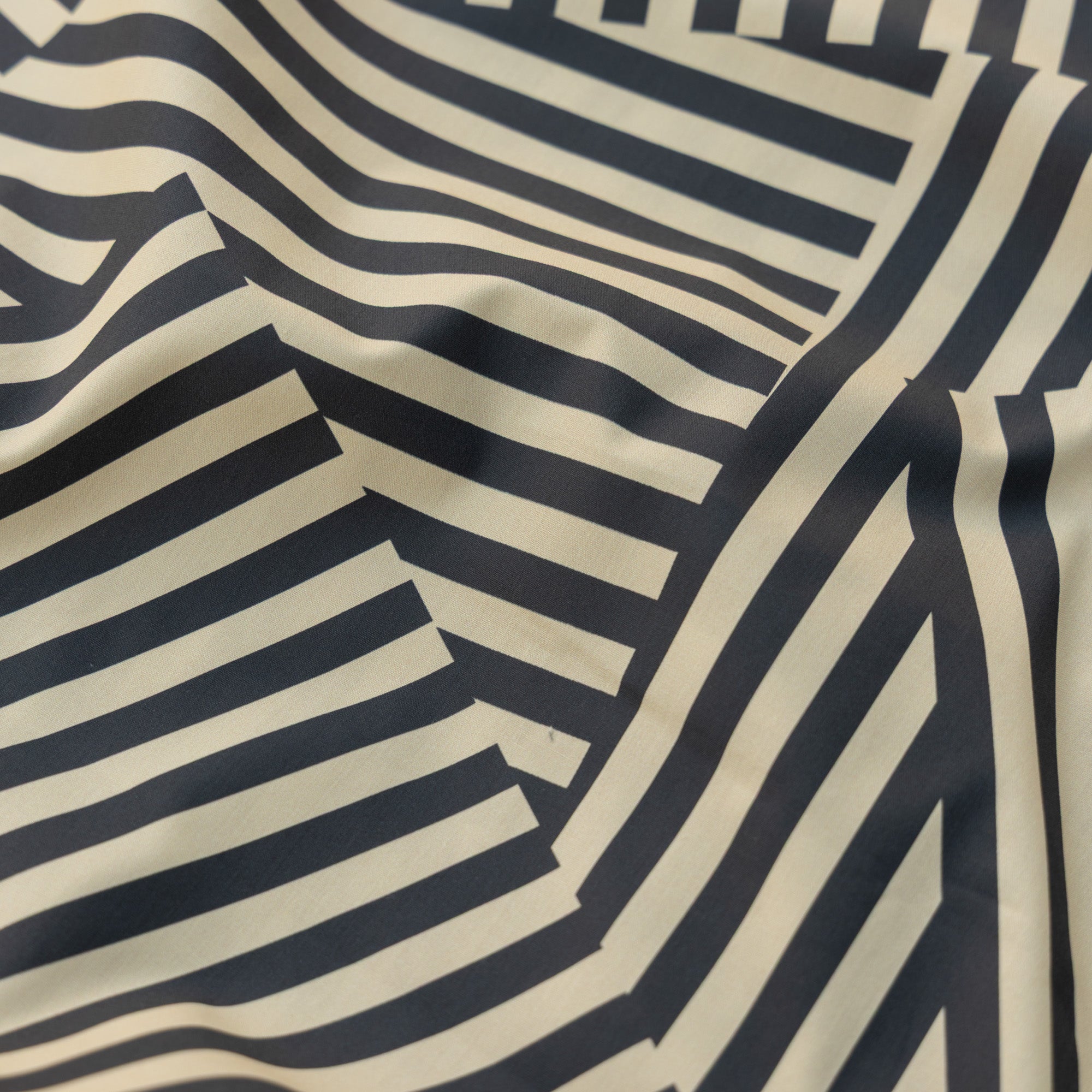 Poplin abstracte strepen grijs/ecru
