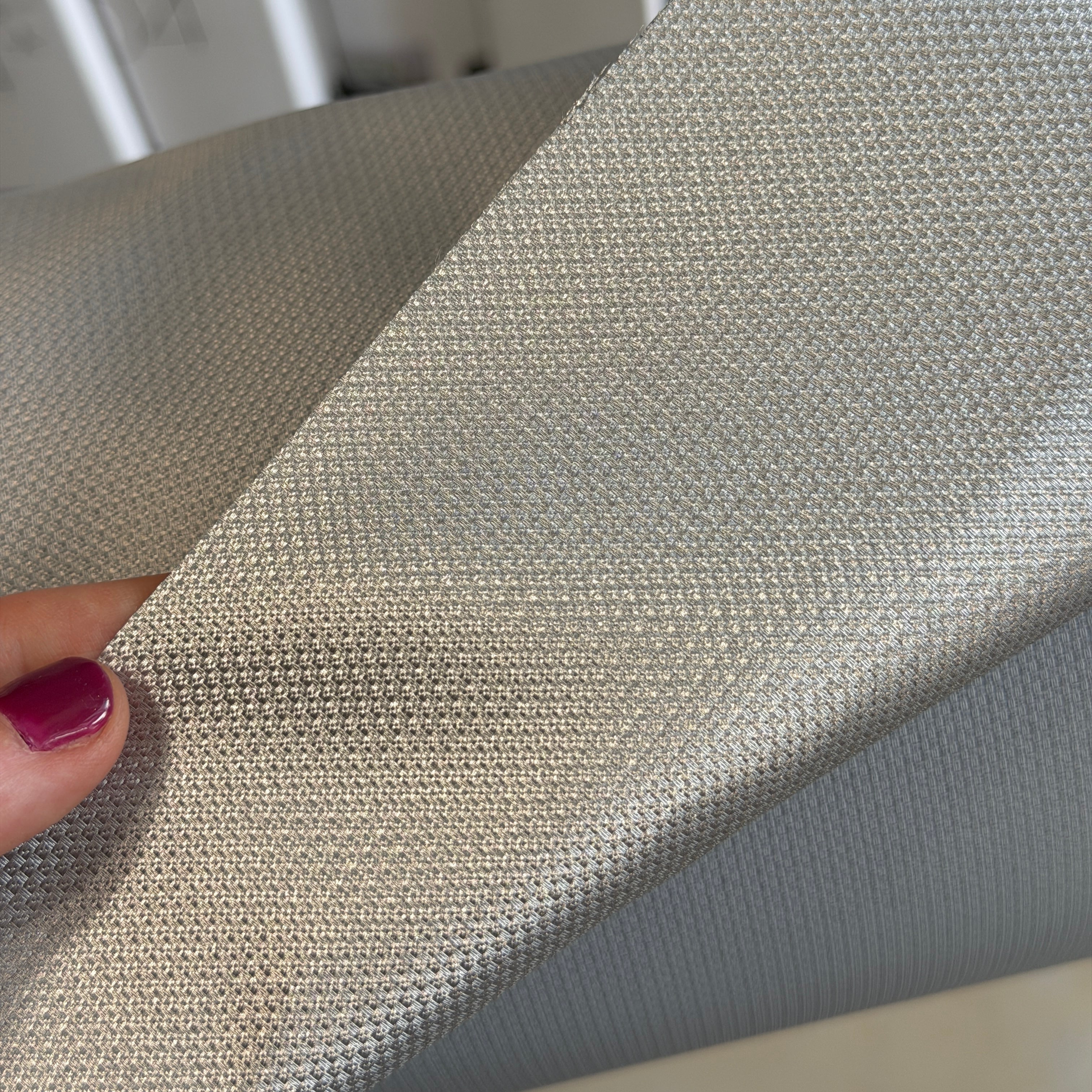 Warmte- en zonwerend doek 240cm breed (niet transparant)