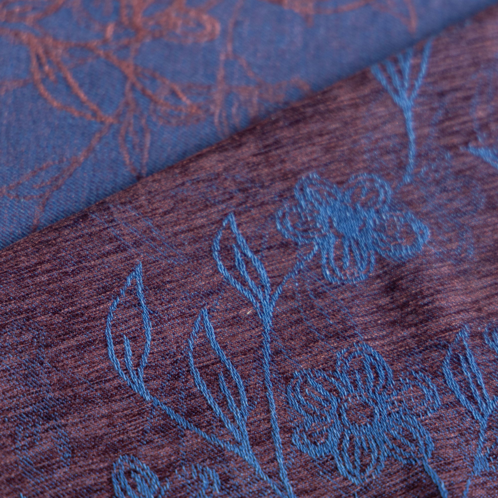 Chenille jacquard denim bloemen bordeaux