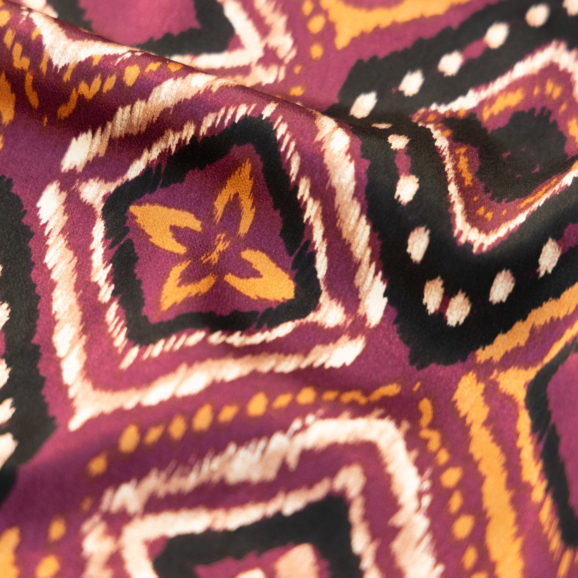 Viscose satijn abstract wijnrood