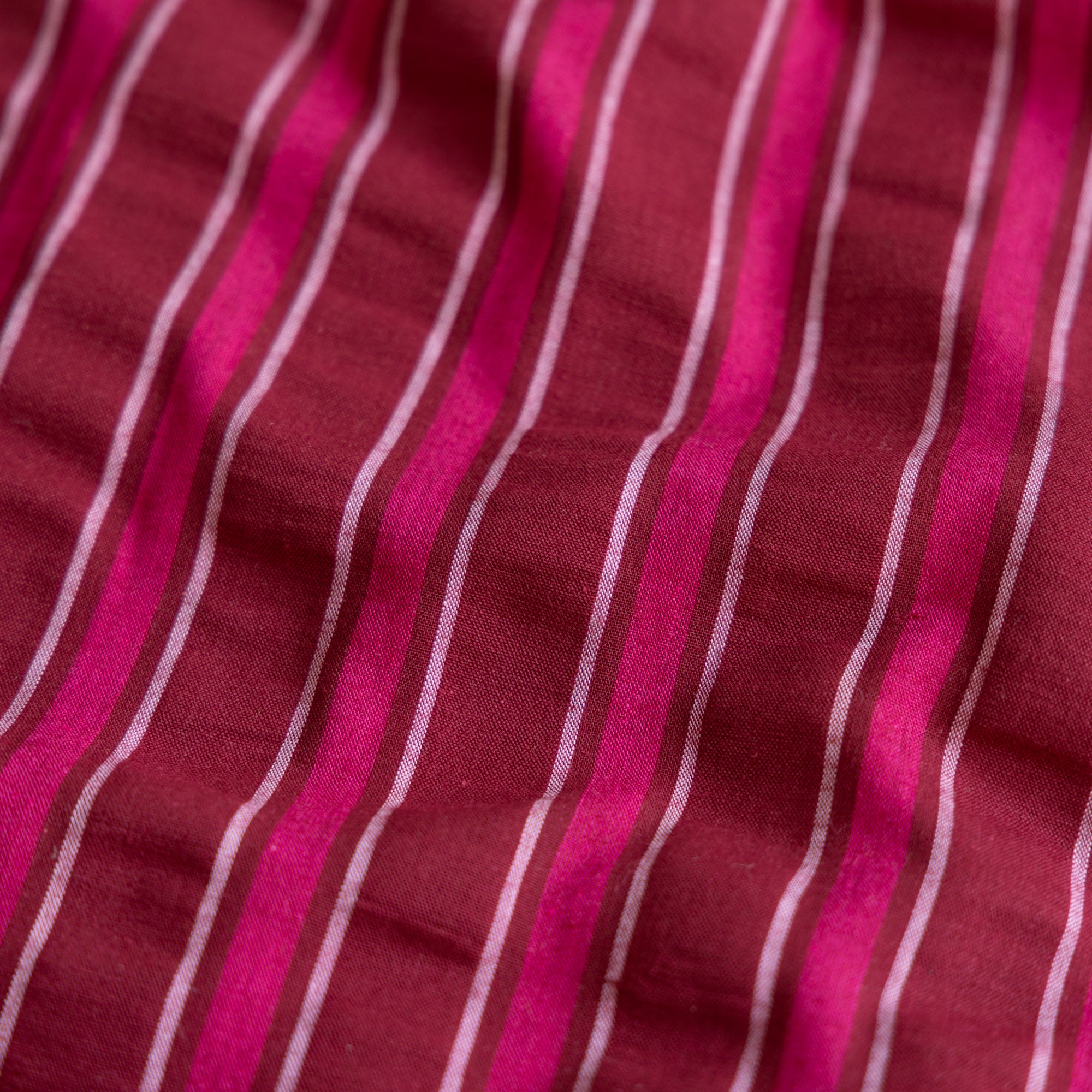 Seersucker strepen sam bordeaux/roze