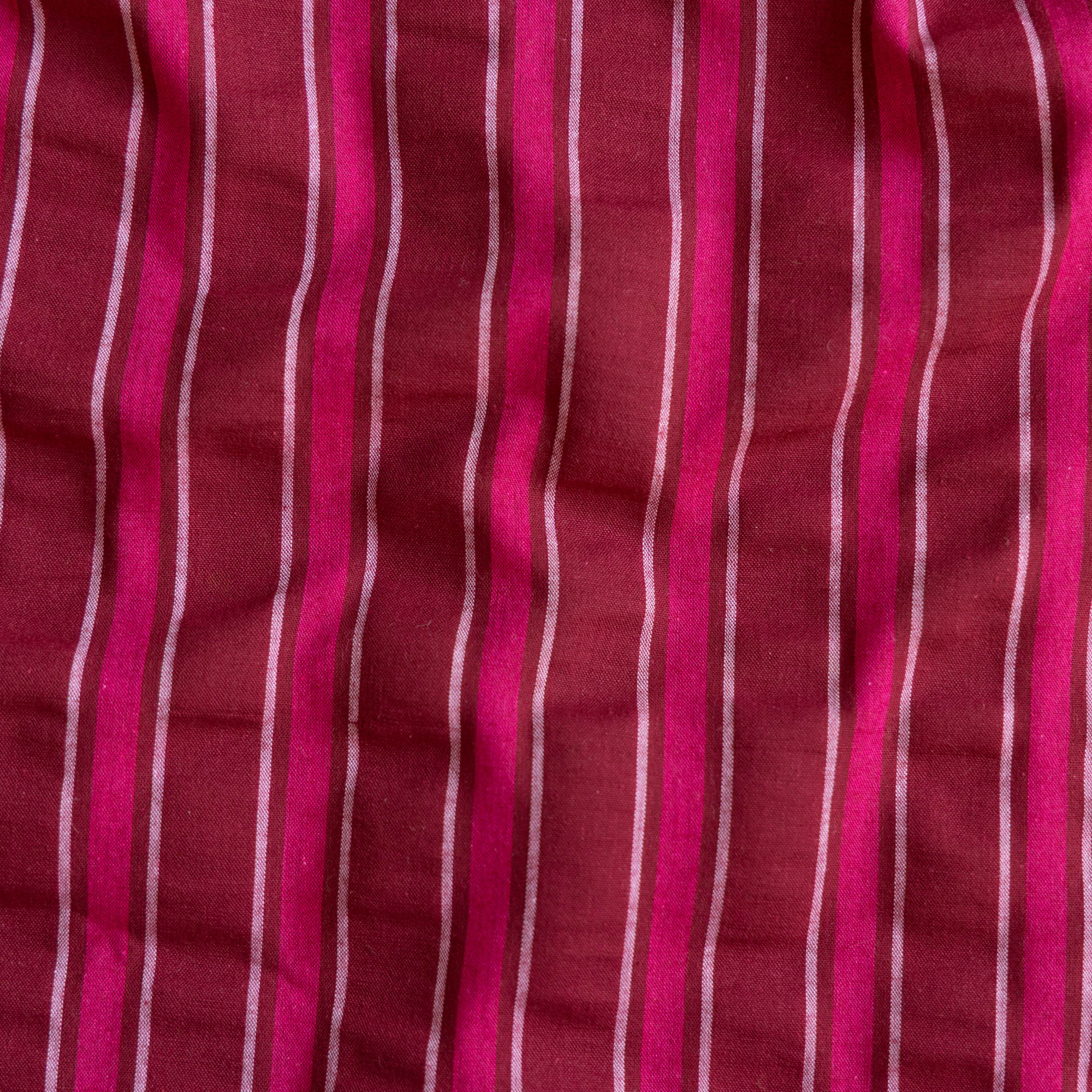 Seersucker strepen sam bordeaux/roze