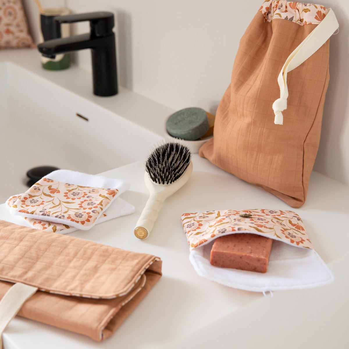 PRE-ORDER Ikatee - Nikko badkamer accesoires (papieren patroon)