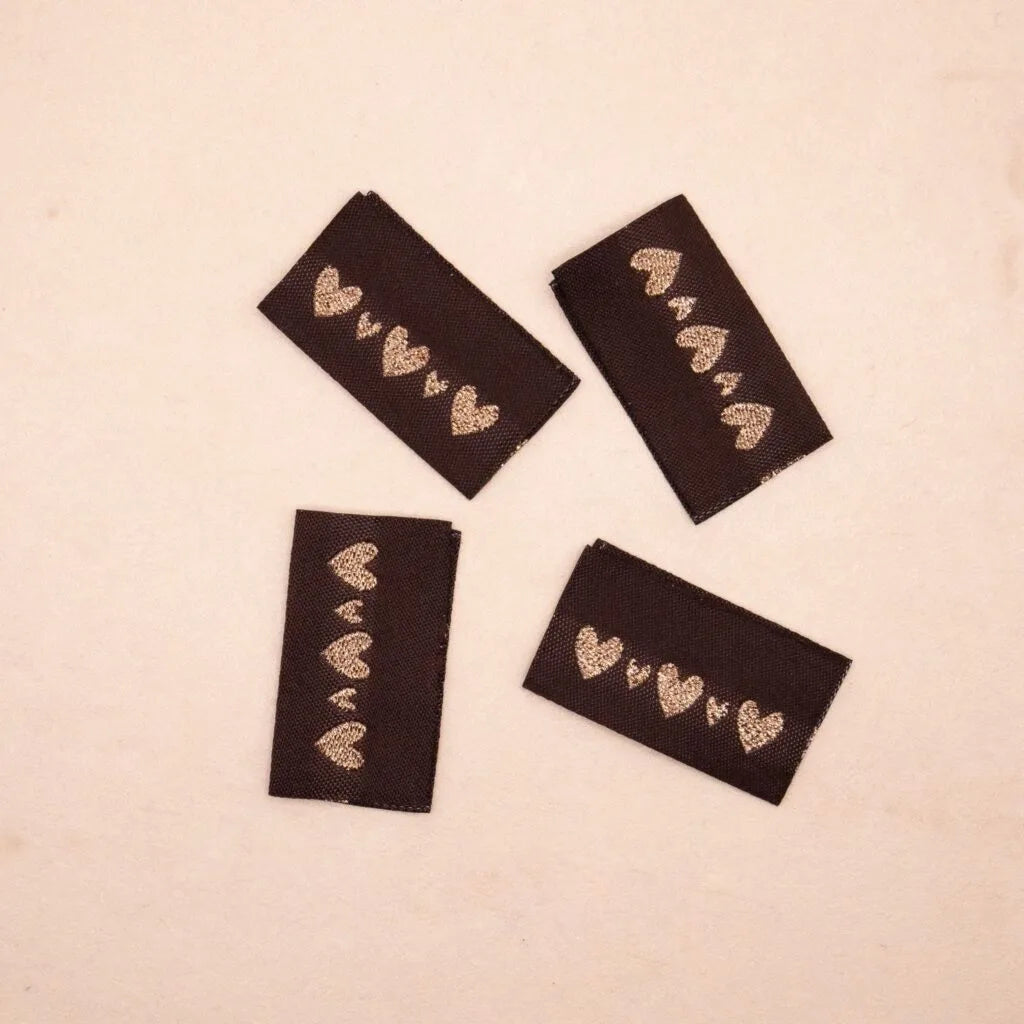 Loop&amp;Label - Glitterhartjes bruin - zijnaadlabels (4 stuks)