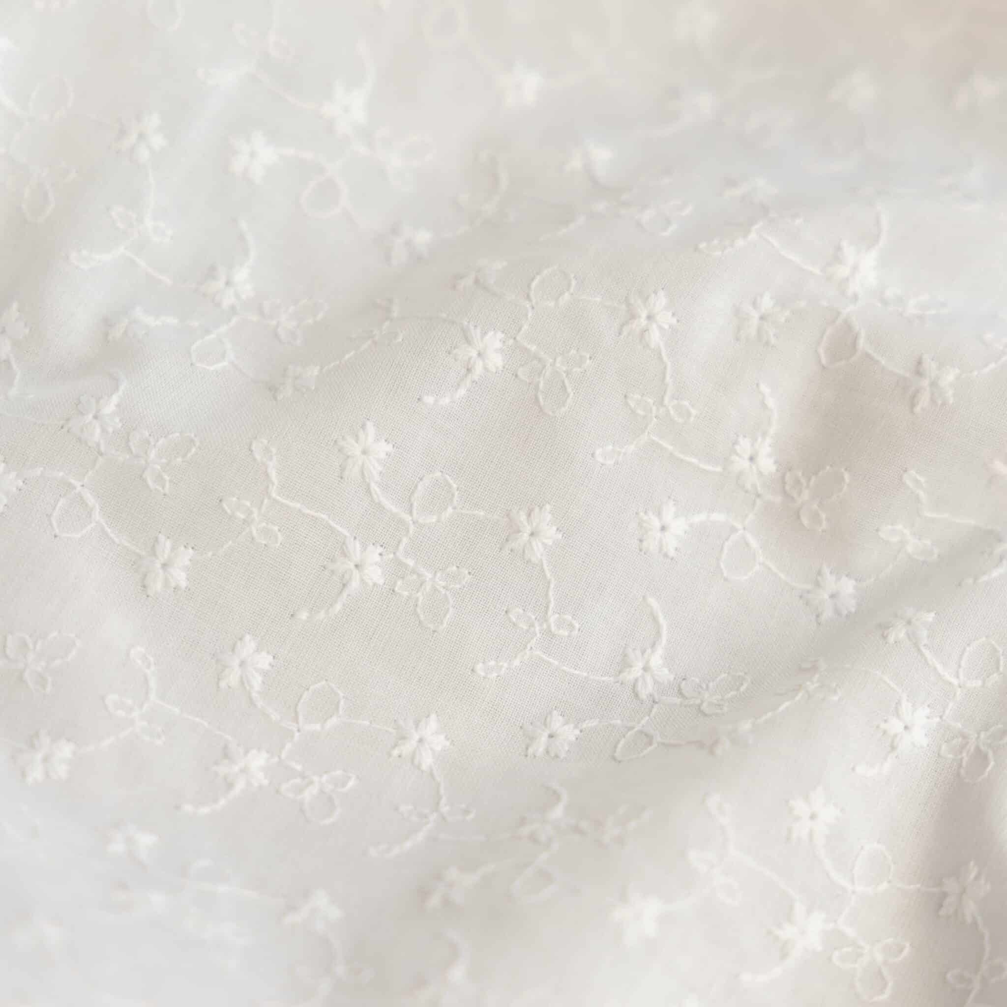 Broderie schulprand offwhite