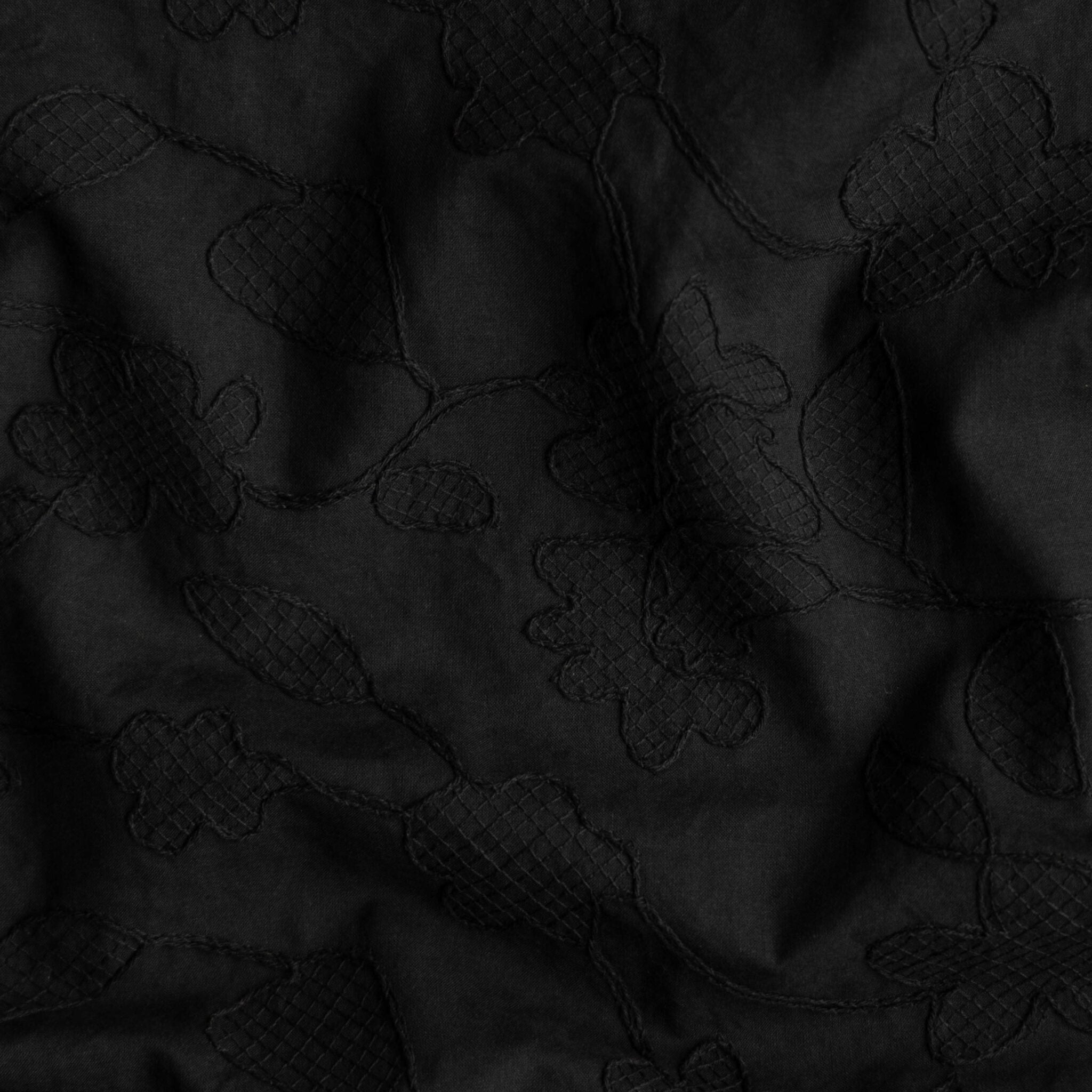 Coupon 140cm Fibre Mood - Katoen geborduurde bloemen zwart