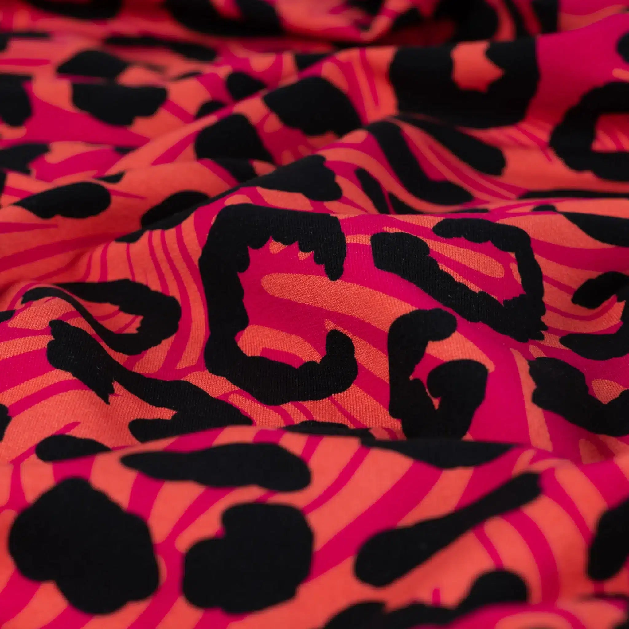 Coupon 70cm french terry digitaal luipaardprint roze
