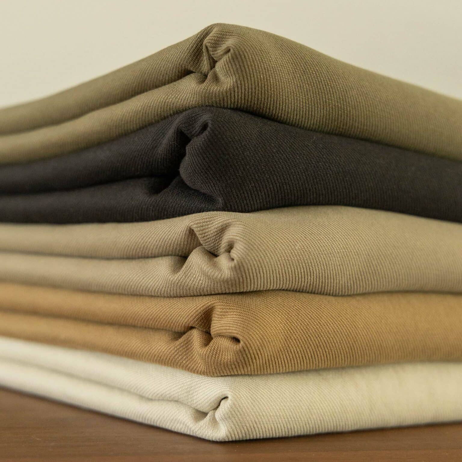 Coupon 90cm heavy lyocell twill groen beige