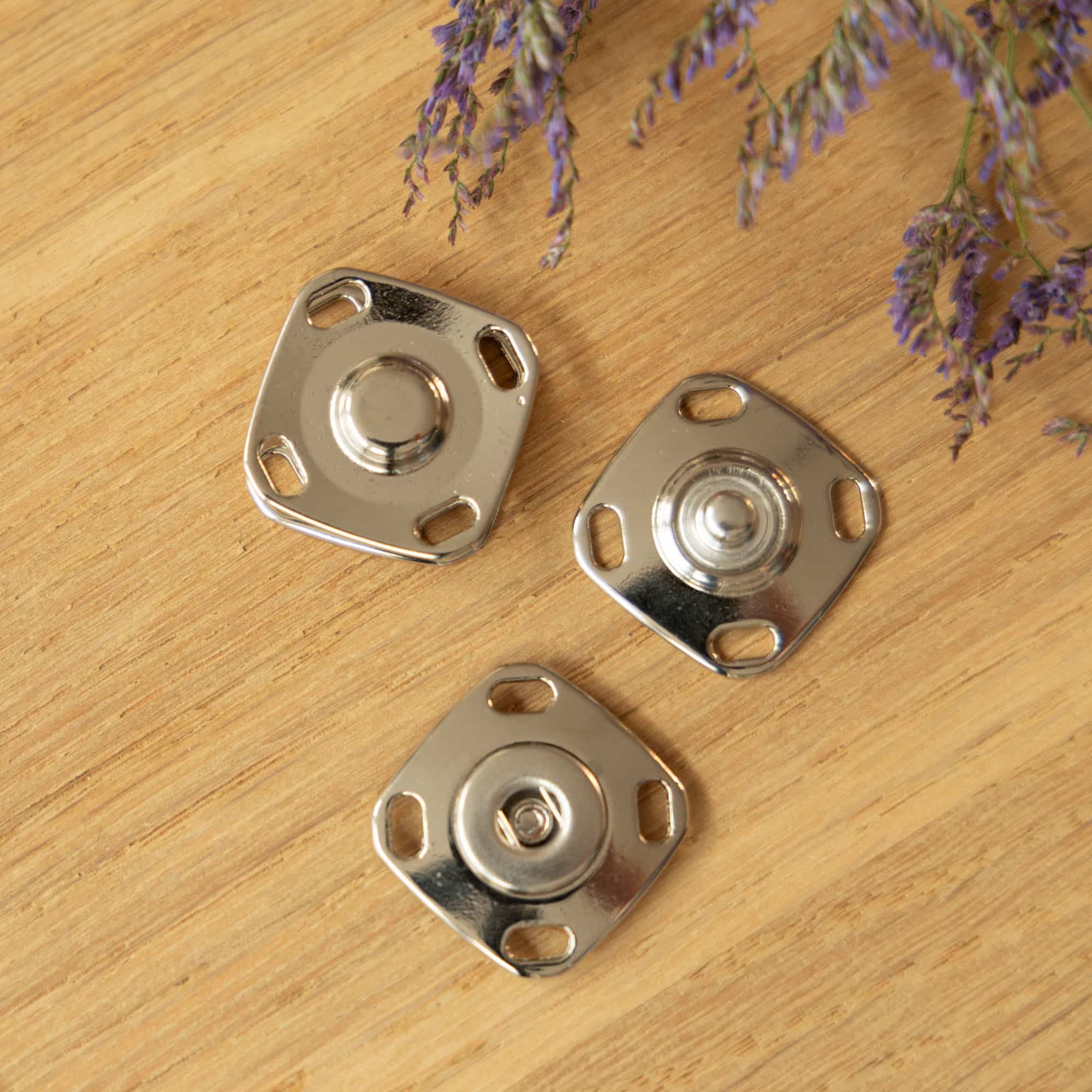 Drukknoop aannaaibaar 22mm zilver
