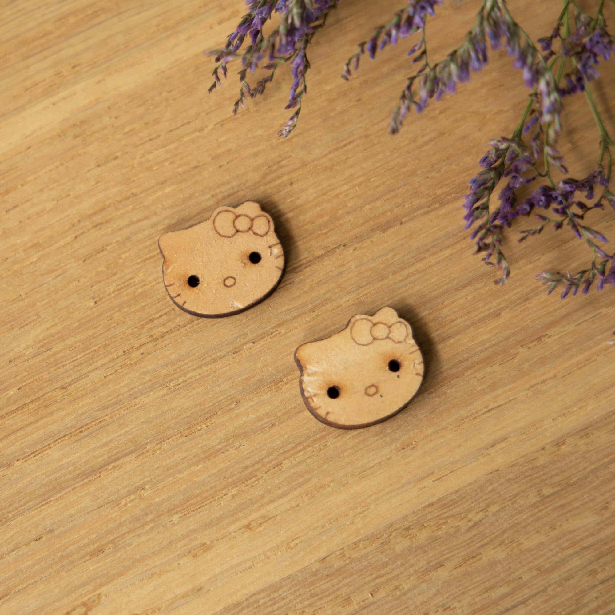 Houten knoop hello kitty 20mm
