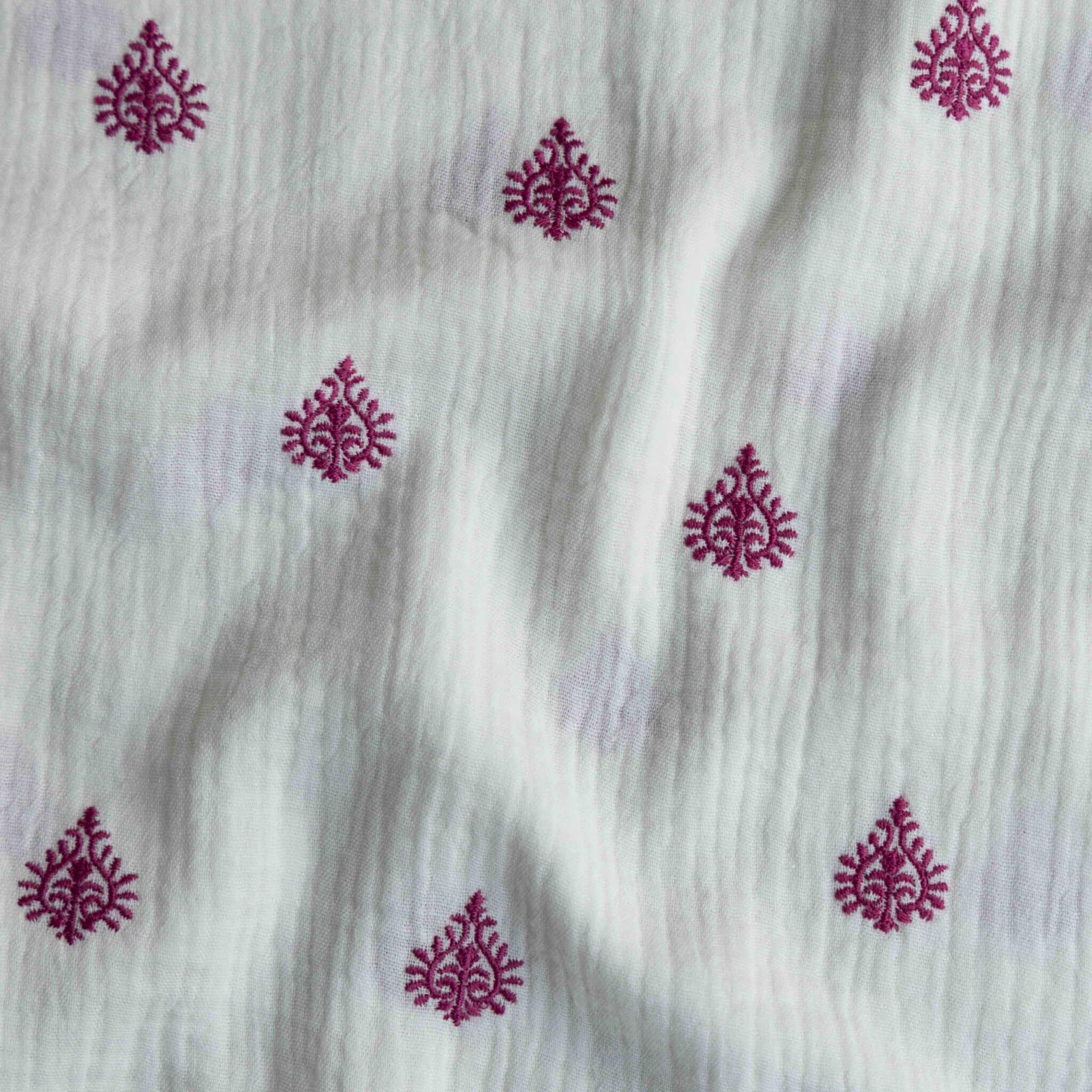 Hydrofiel geborduurde ornamenten offwhite