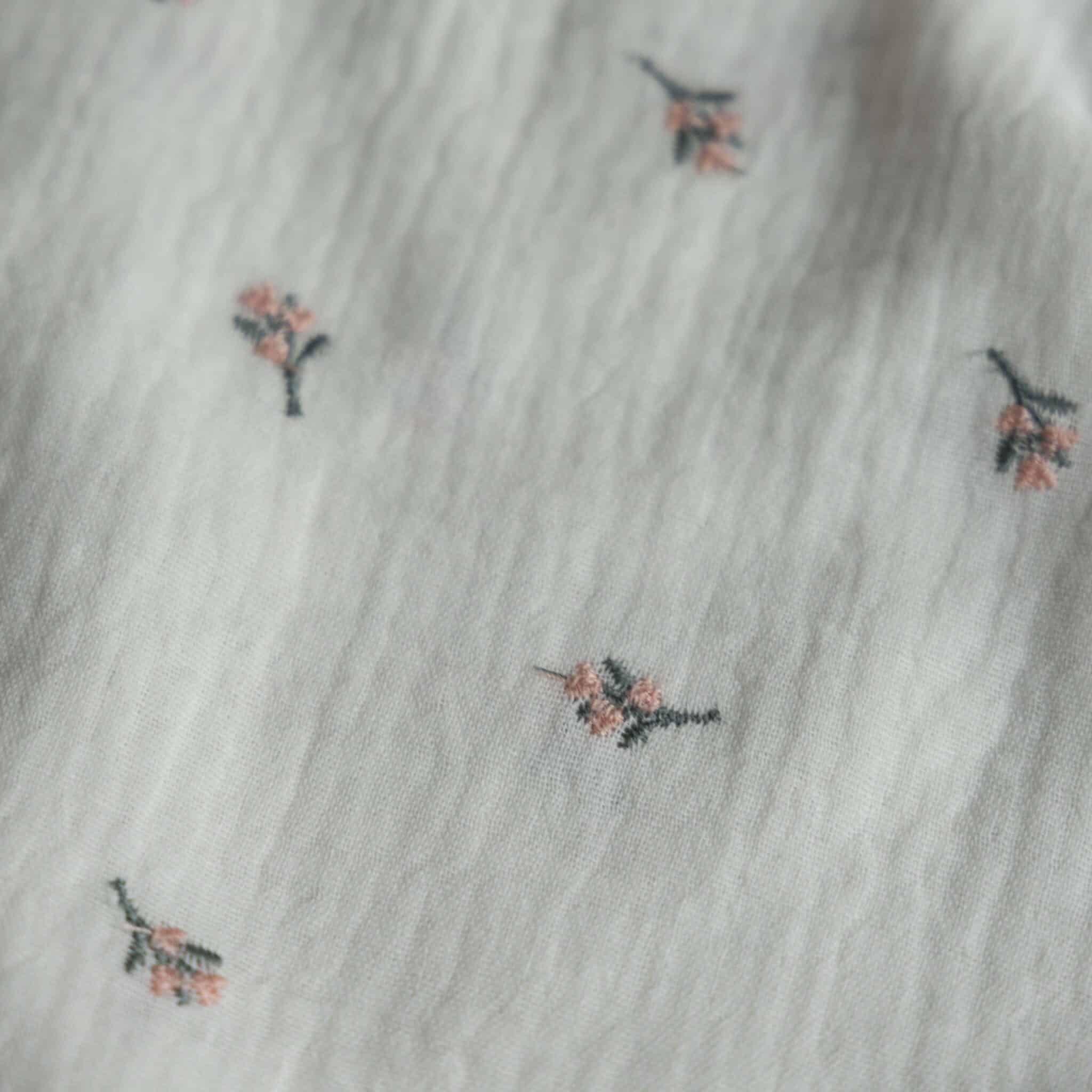 Hydrofiel kleine geborduurde bloemen offwhite