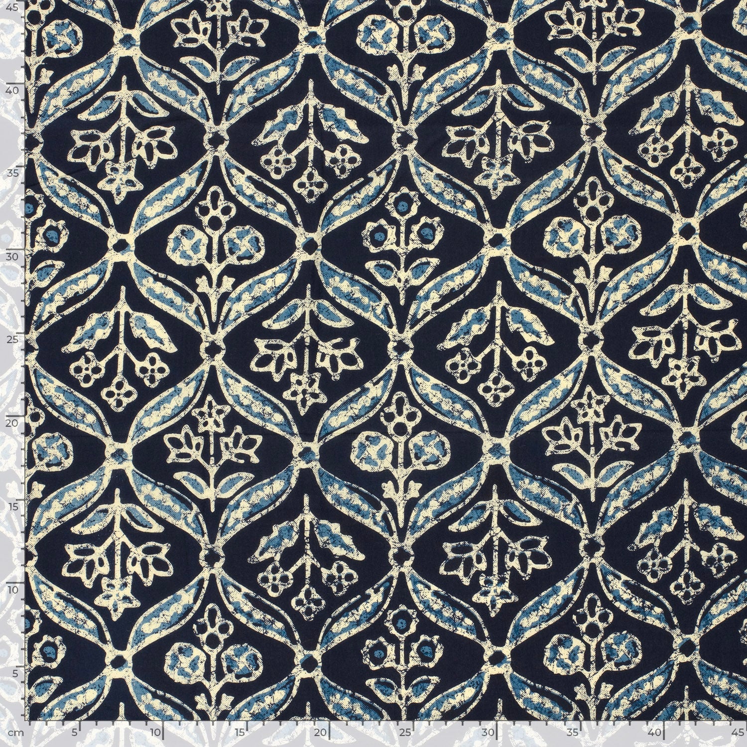 Katoenen voile batik bloemen indigo