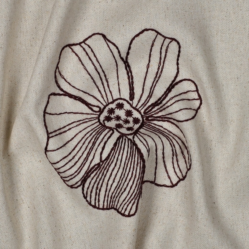 Linnen viscose geborduurde bloemen naturel