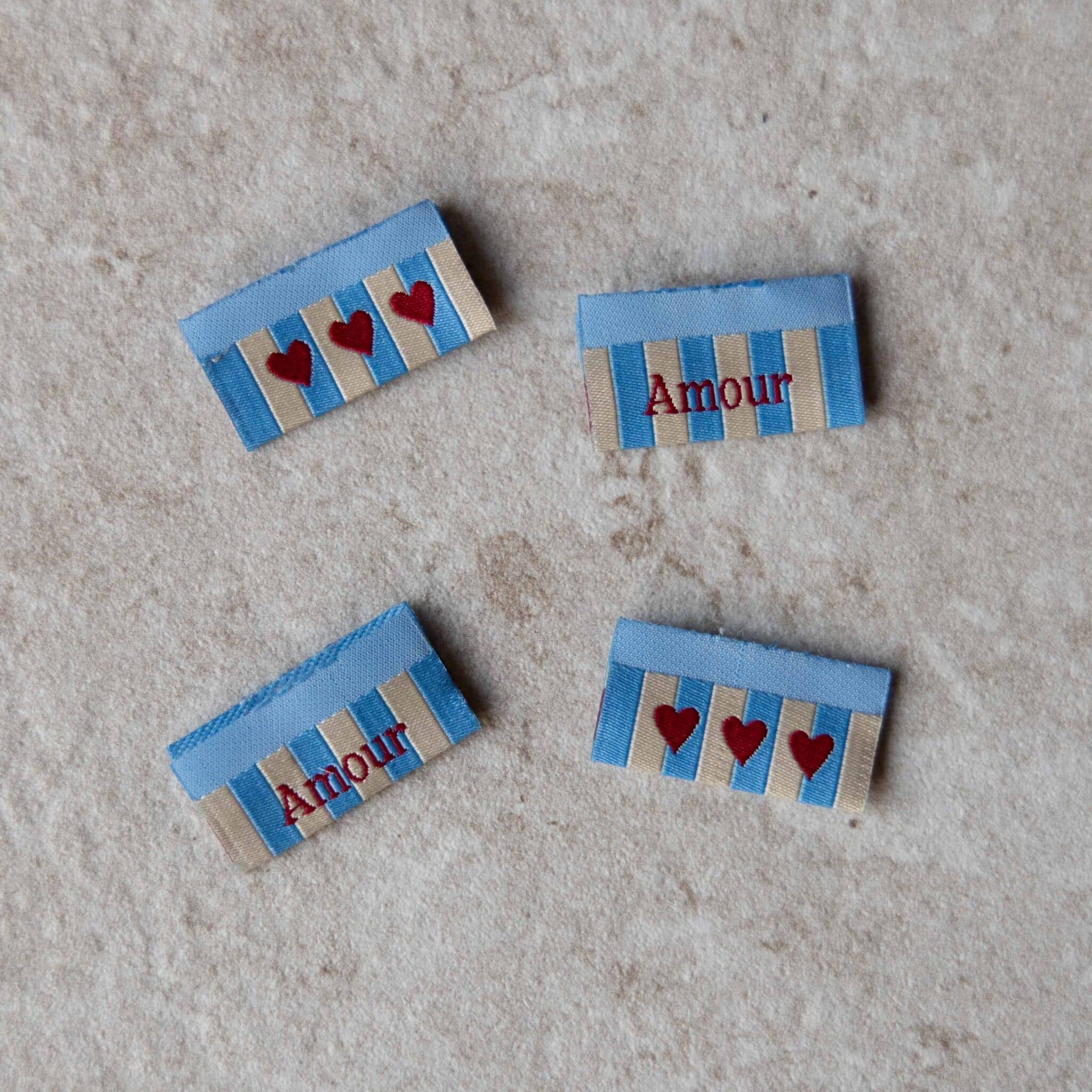 Loop&amp;Label - Amour hartjes - zijnaadlabels (4 stuks)