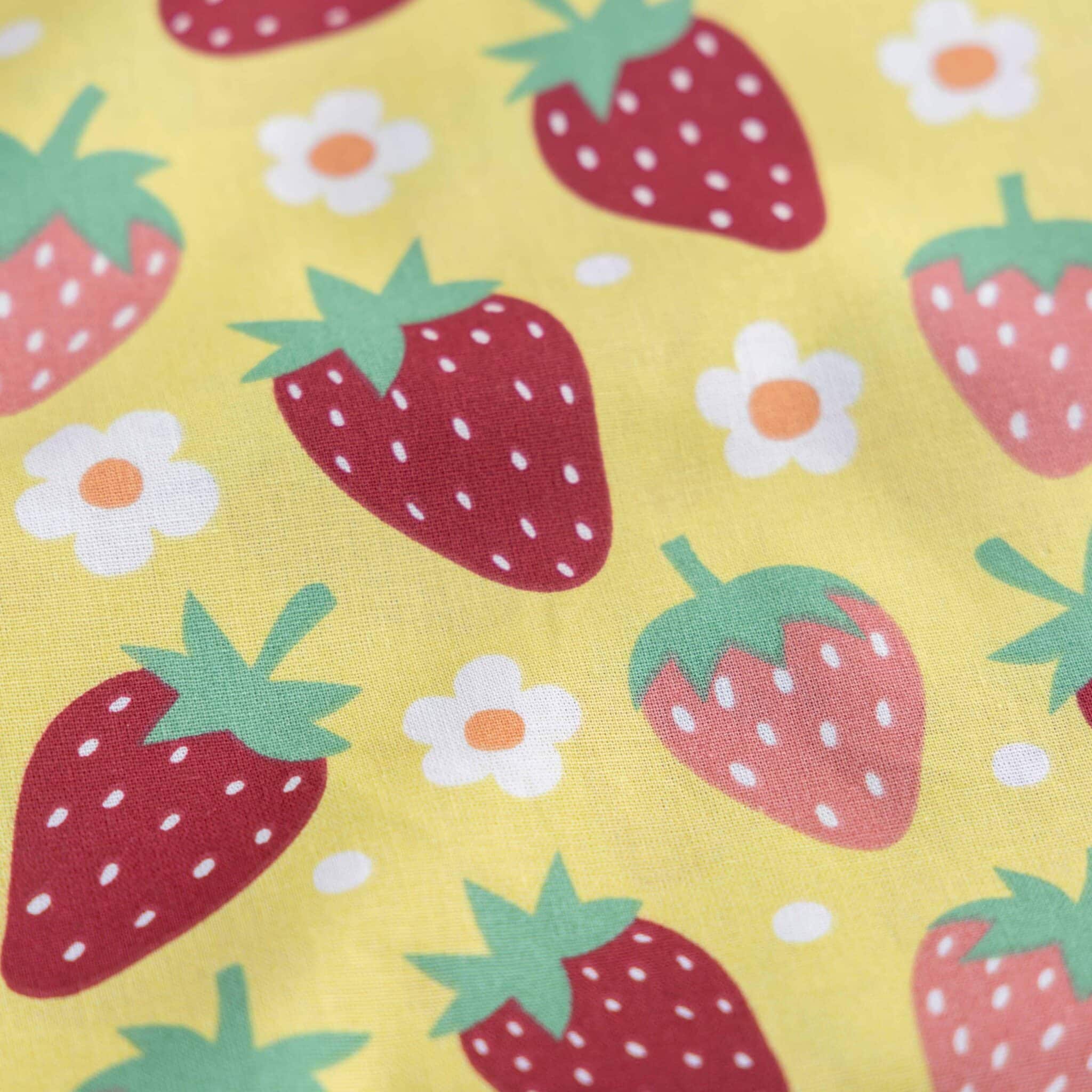 Poplin aardbeien geel
