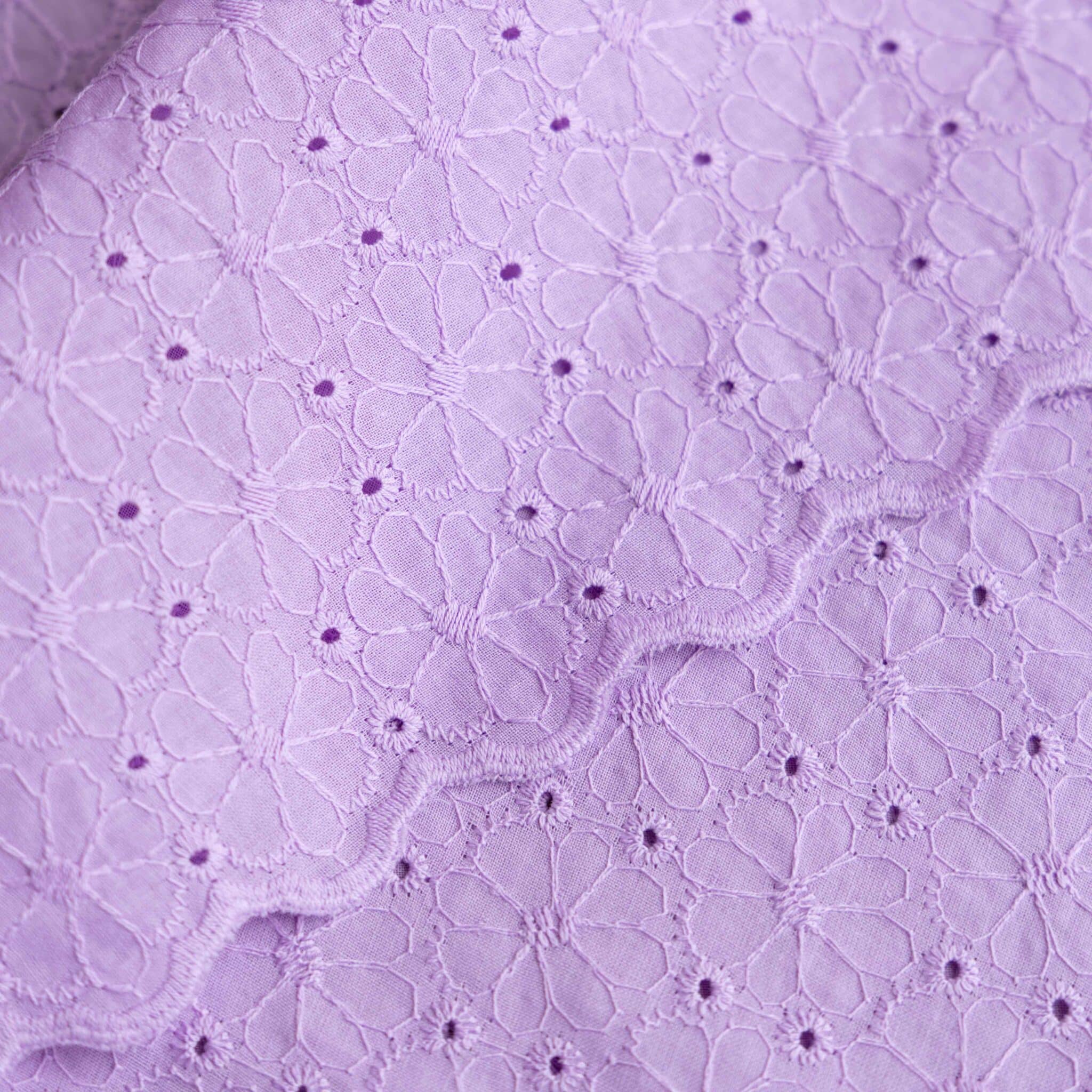 Poplin broderie bloemen schulprand lila