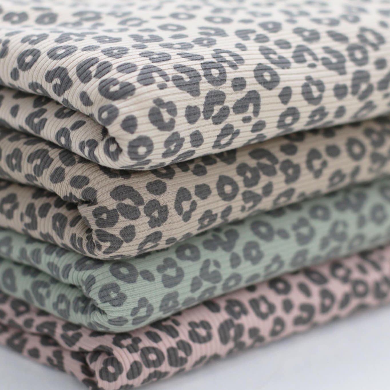 Rib jersey luipaardprint oudgroen