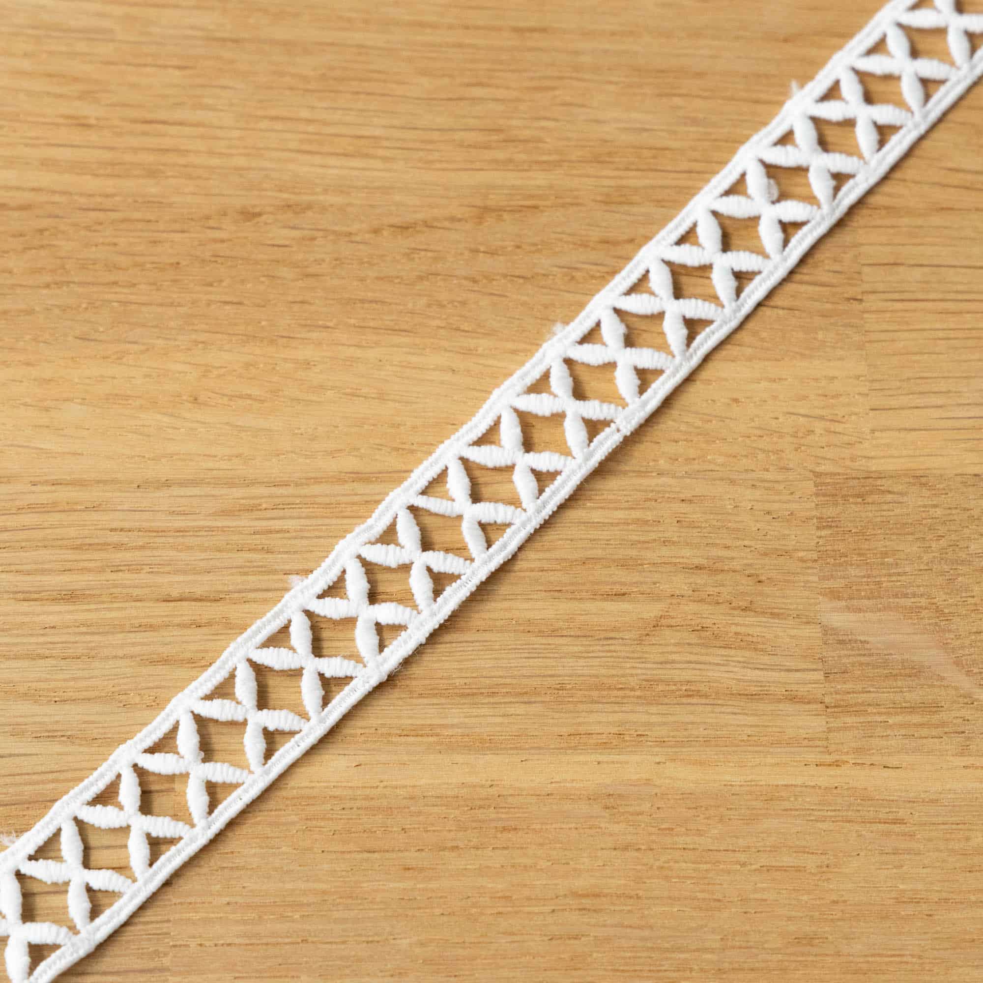 Sierband crosses 20mm wit