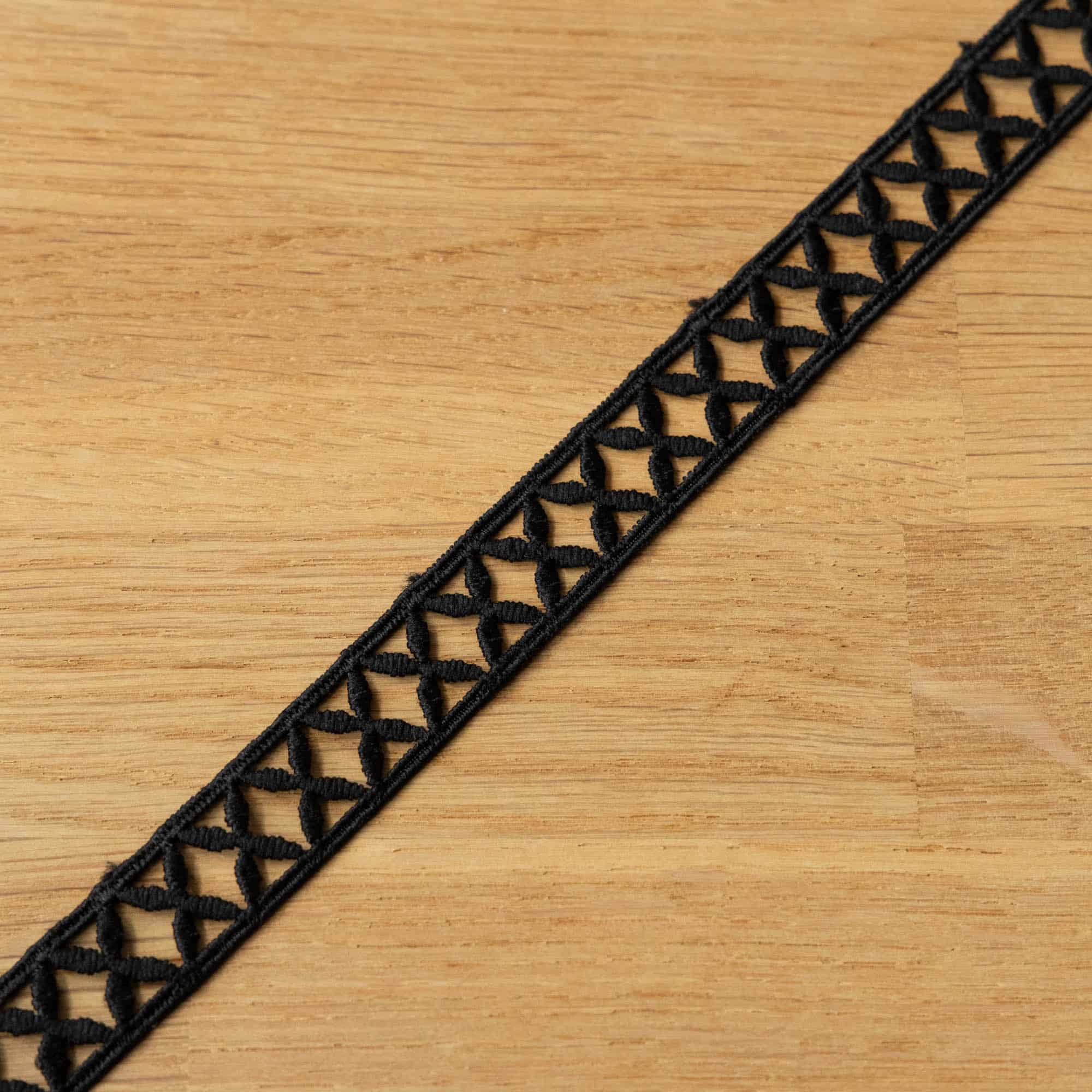 Sierband crosses 20mm zwart