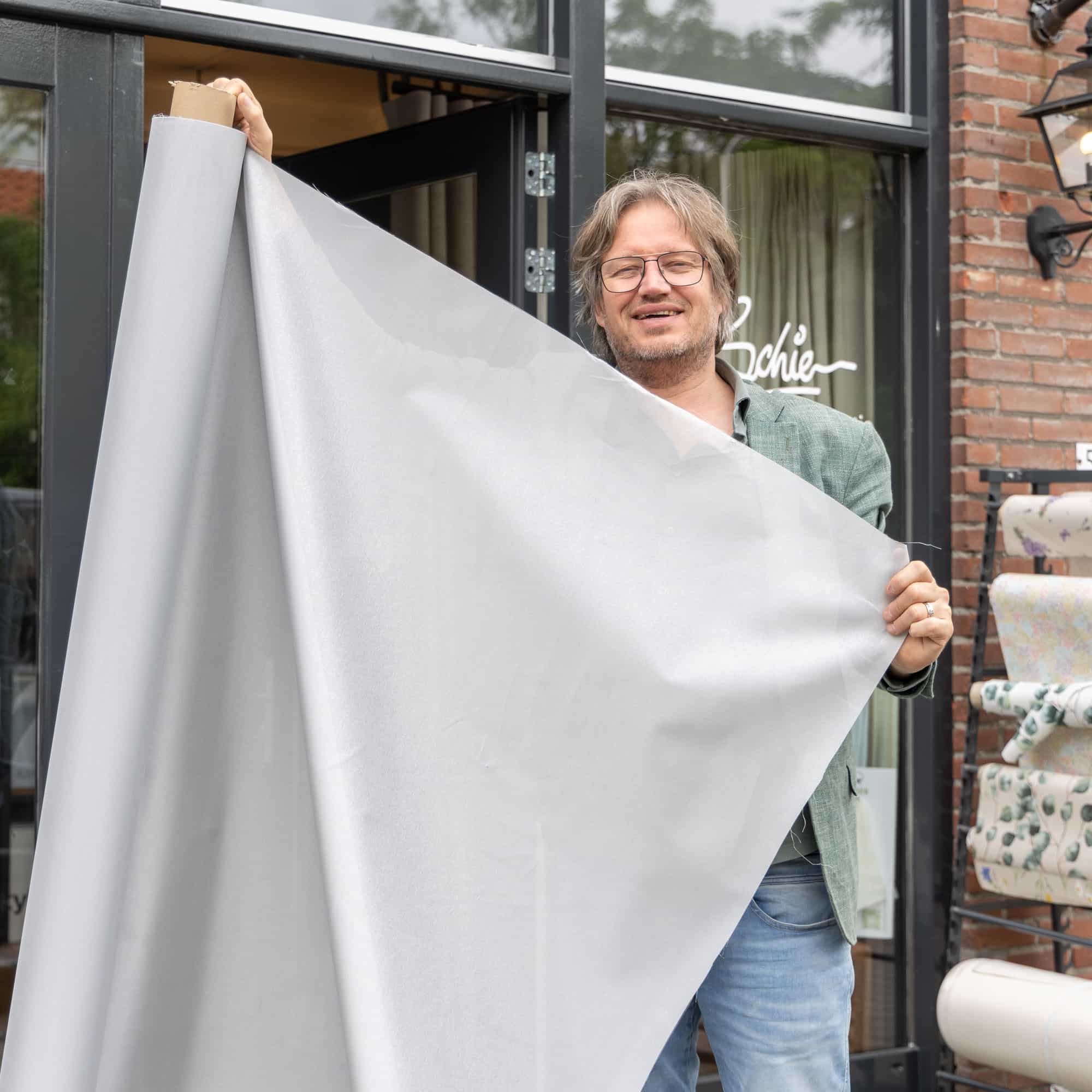 Warmte- en zonwerend doek 240cm breed