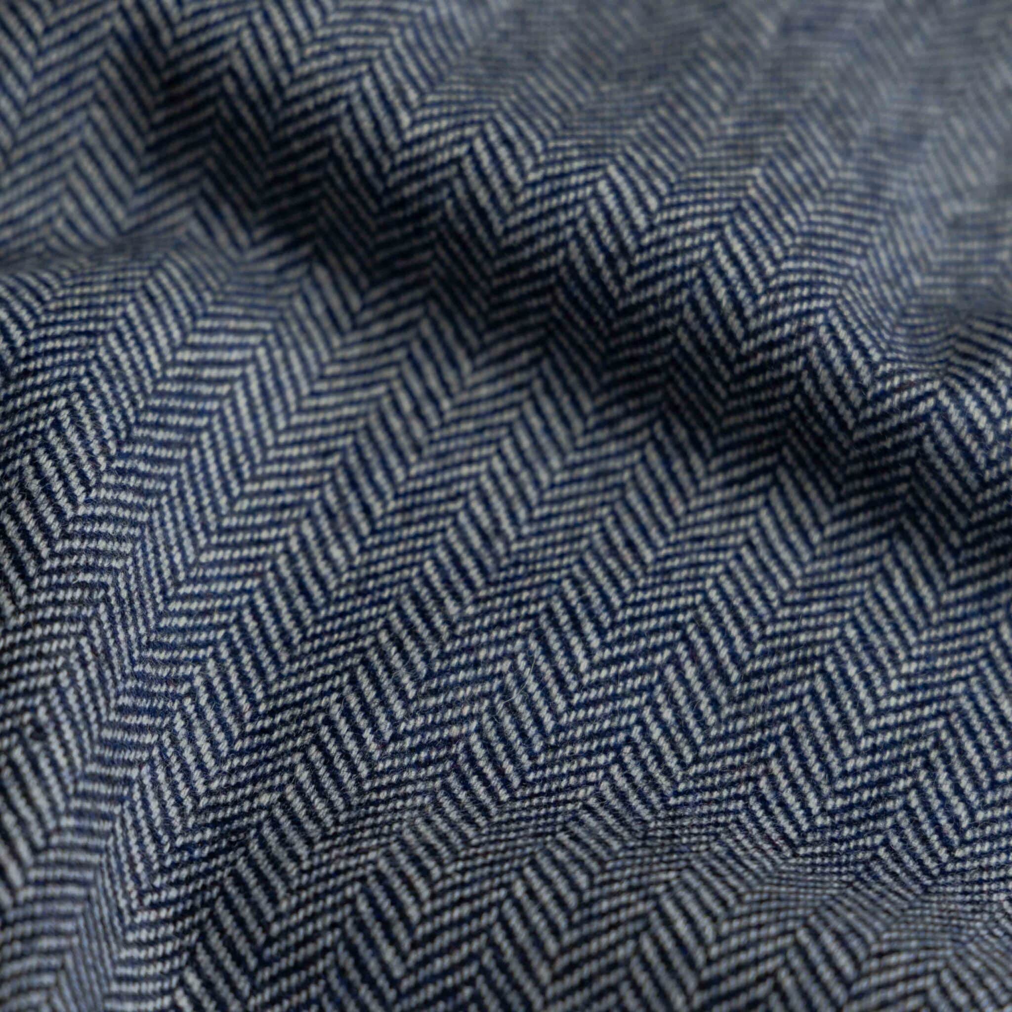 Wol | Polyester yarn dyed herringbone donkerblauw