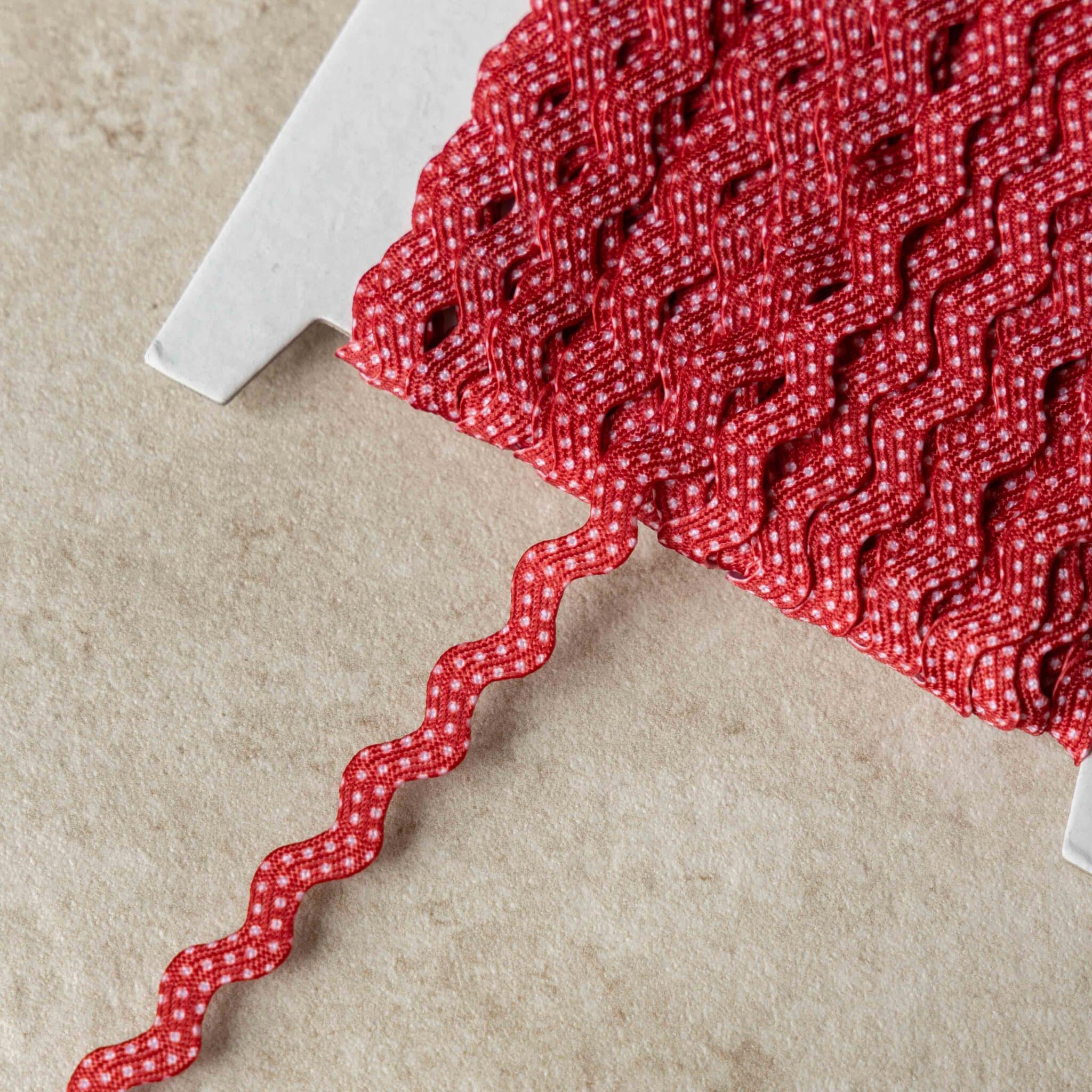 Zigzagband stippen 5mm - Rood